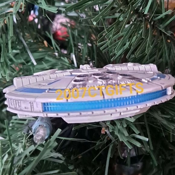 BNIB 2018 Hallmark Keepsake Star Wars MILLENNIUM FALCON Lighted Ornament. - Picture 7 of 15